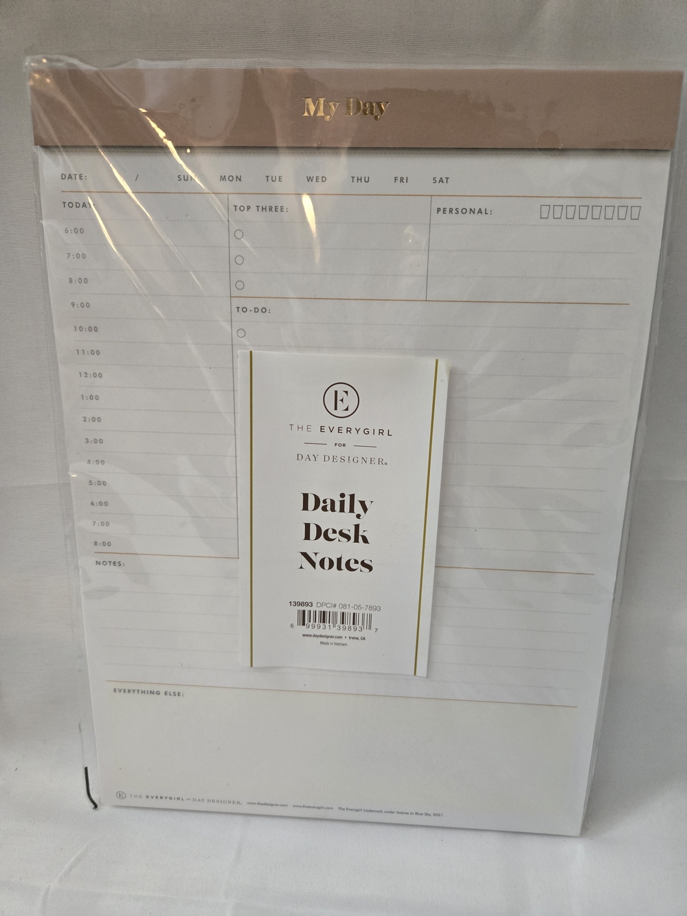 The Everygirl Daily Desk Notes Planner PadThe Everygirl Day Designer Daily Desk
